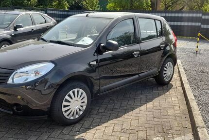 Dacia Sandero 64.111 km 5.650 &euro; Hiddenhausen 32120
