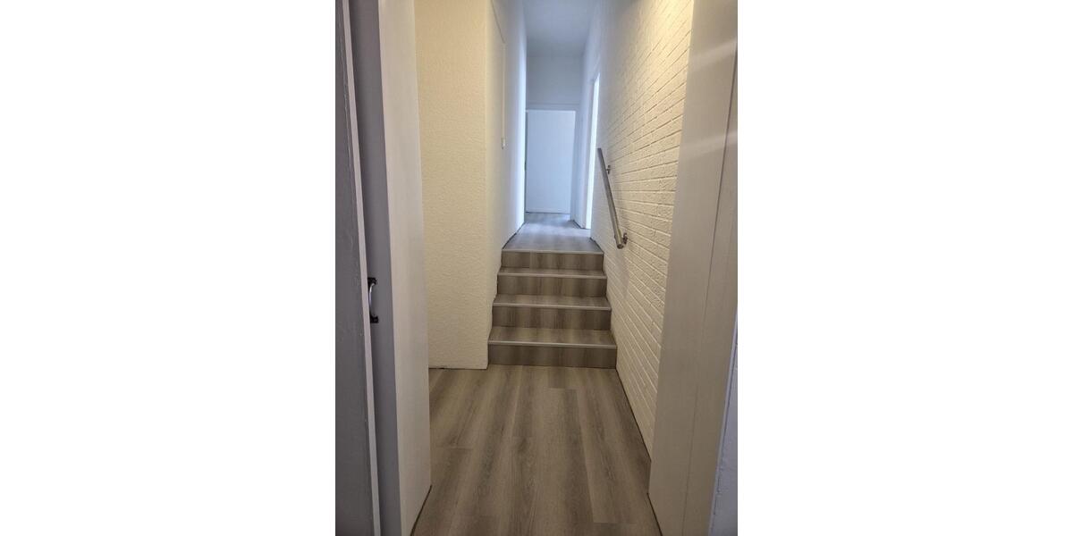 Erdgeschoßwohnung Löhne - 4 Zimmer, 111 m&sup2;, 1.300&euro; | Angebot:25790471