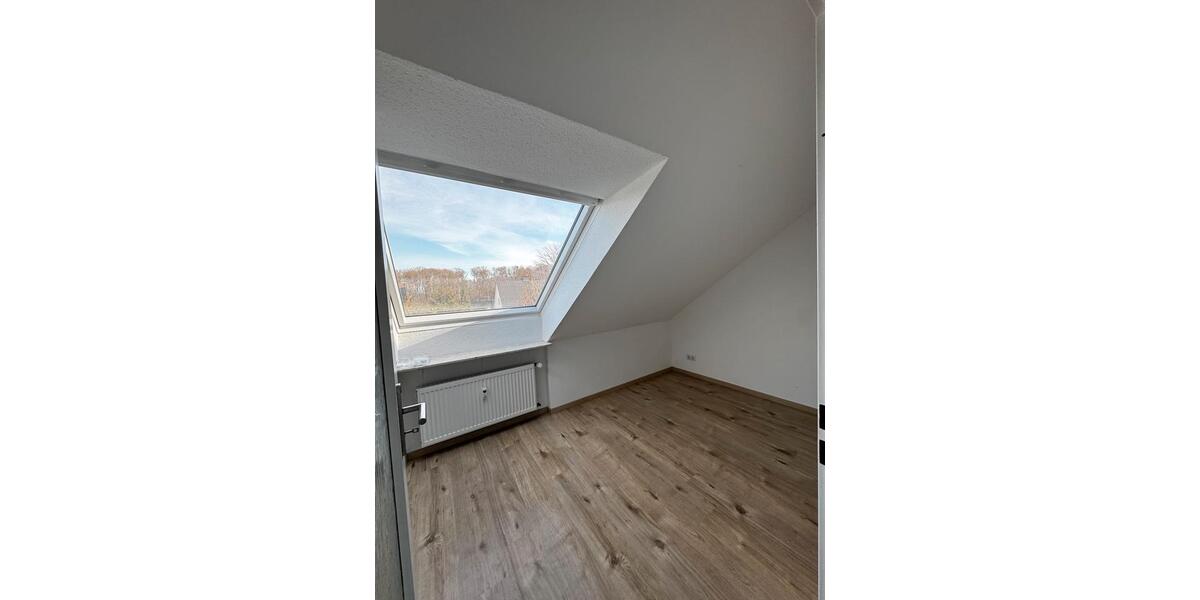 Dachgeschoßwohnung Bielefeld Schildesche - 4 Zimmer, 94 m&sup2;, 895&euro; | Angebot:25723694