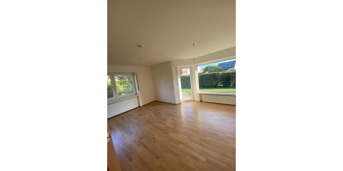 Erdgeschoßwohnung Halle - 2 Zimmer, 60 m&sup2;, 600&euro; | Angebot:25374955