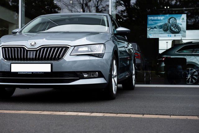 Skoda Superb 87.300 km 17.200 &euro; Bielefeld 33609