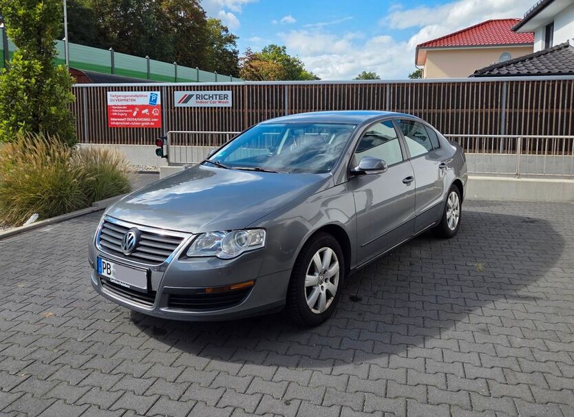 VW Passat 131.455 km 4.500 € Paderborn 33102