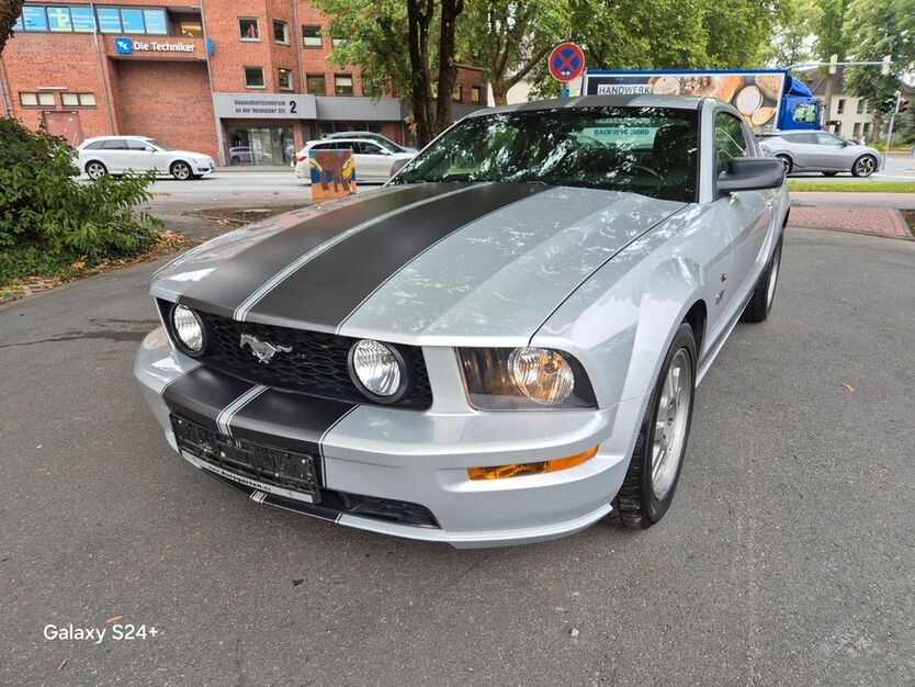 Ford Mustang 110.000 km 15.950 € Delbrück 33129