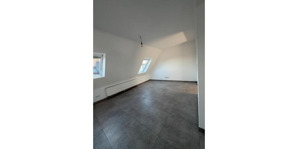 Etagenwohnung Detmold Hiddesen - 3.5 Zimmer, 82 m&sup2;, 900&euro; | Angebot:25635881