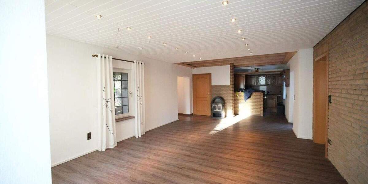 Einfamilienhaus Bad Salzuflen Innenstadt - 3 Zimmer, 135 m&sup2;, 1.390&euro; | Angebot:25782938