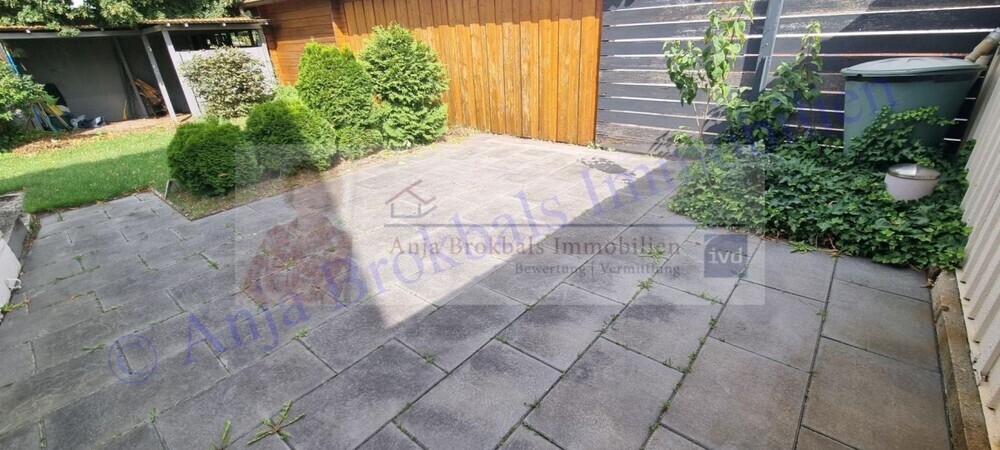 33330 Gütersloh: Großes Haus für 1-2 FamilienGenerationen - provisionsfrei für Käufer 7 zimmer