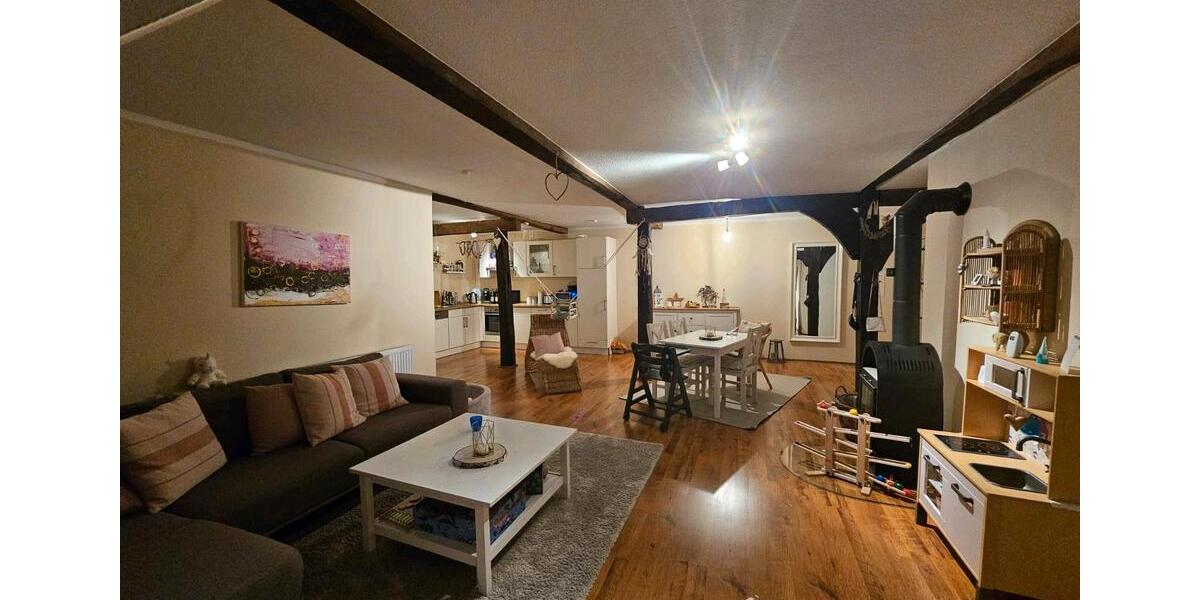 Dachgeschoßwohnung Detmold Hakedahl - 3 Zimmer, 100 m&sup2;, 1.100&euro; | Angebot:25660318