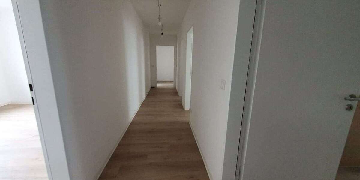 Etagenwohnung Detmold - 4 Zimmer, 95 m&sup2;, 940&euro; | Angebot:25550092