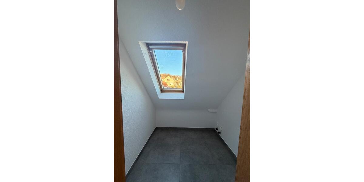 Etagenwohnung Detmold Hiddesen - 3.5 Zimmer, 82 m&sup2;, 900&euro; | Angebot:25635881