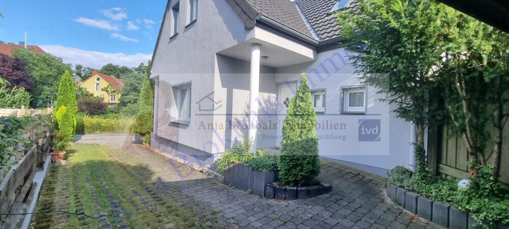 2-Familienhaus in Isselhorst: EG barrierefrei, 170 m², 2 Carports, toller Garten, 2 Eingänge - provisionsfrei für Käufer - Einfamilienhaus Gütersloh Isselhorst | Angebot:21839386