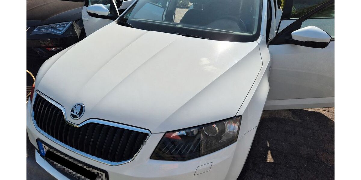 Skoda Octavia 151.000 km 10.600 &euro; Löhne 32584