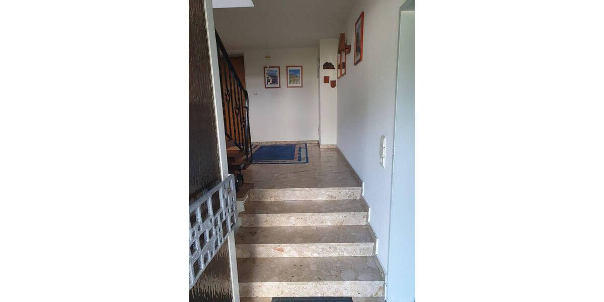 Frühjahrsangebot. Einfamilien-Wohnhaus mit Einliegerwohnung u. Garagengebäude mit Carport von Detmold-14 km von Augustdorf 1 zimmer