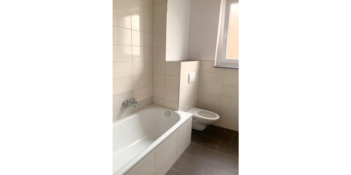 Erdgeschoßwohnung Gütersloh - 5 Zimmer, 100 m&sup2;, 1.000&euro; | Angebot:26139114
