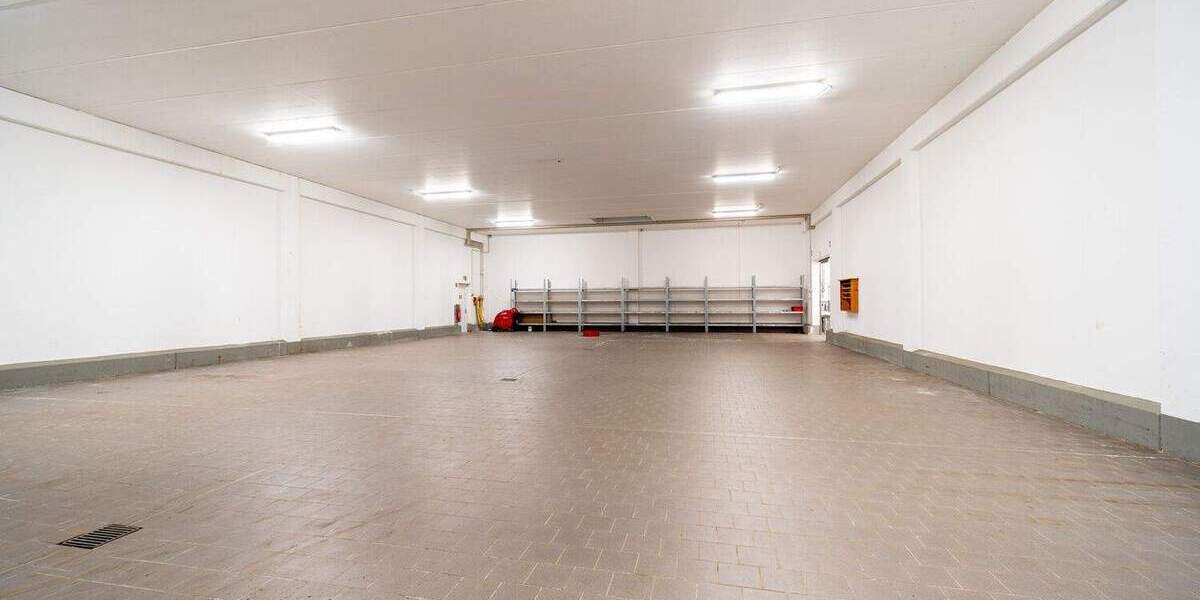 Vielseitige Gewerbefläche für Ihr Business | 1.489m² Nutzfläche | 155m² Büro | 4.904m² Grundstück zimmer