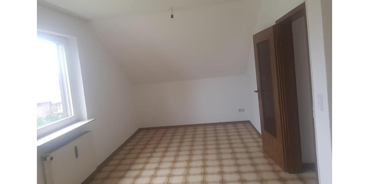 Dachgeschoßwohnung Kirchlengern - 3 Zimmer, 66 m&sup2;, 540&euro; | Angebot:25418573