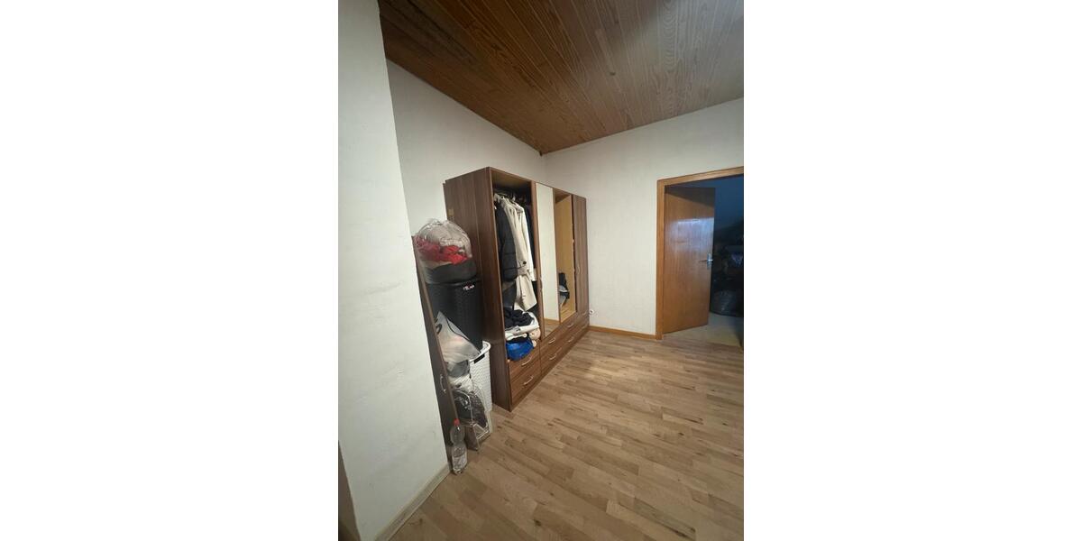 Etagenwohnung Spenge - 6 Zimmer, 165 m&sup2;, 950&euro; | Angebot:25409328