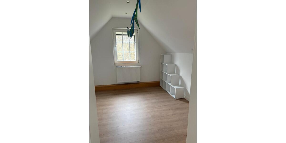 Dachgeschoßwohnung Vlotho - 3 Zimmer, 110 m&sup2;, 900&euro; | Angebot:25654674