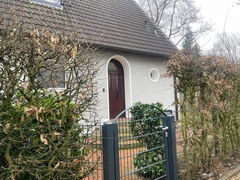 Schöne Doppelhaushälfte, stadtnah mit Möblierung
