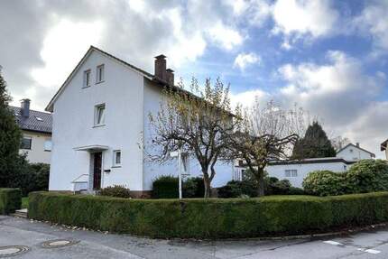 Ein- bis Zweifamilienhaus mit großem Potenzial in zentraler Lage von Leopoldshöhe 6 zimmer