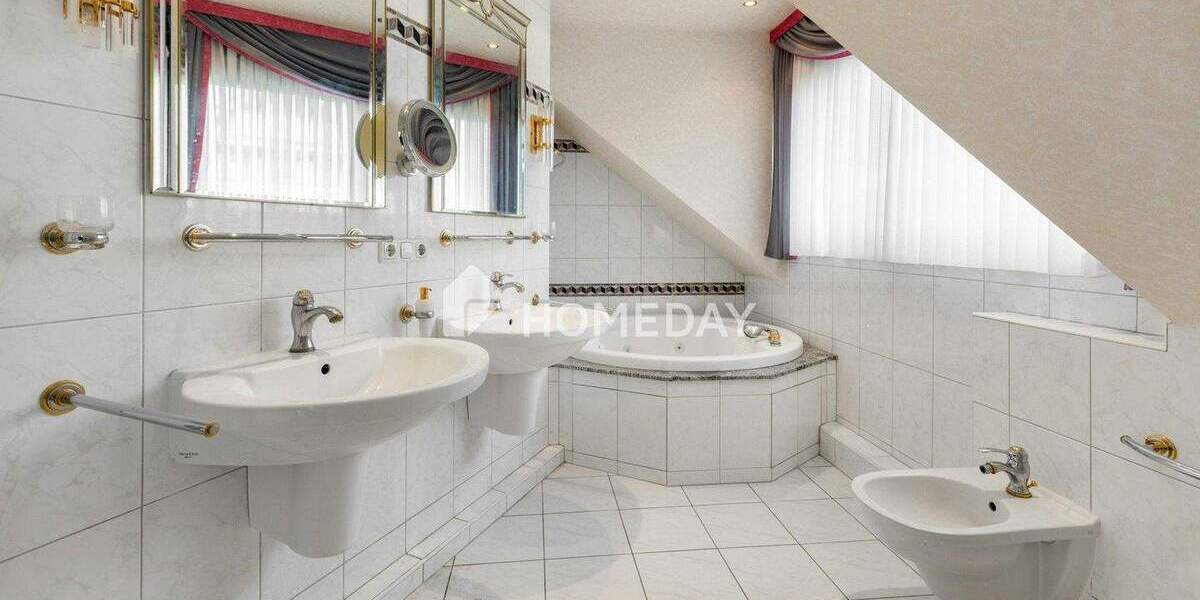 Familienfreundliches Einfamilienhaus mit großem Garten, Kamin und Doppelgarage 7 zimmer