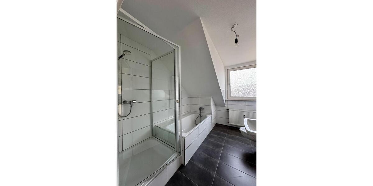 Dachgeschoßwohnung Bielefeld Schildesche - 4 Zimmer, 94 m&sup2;, 895&euro; | Angebot:25723694