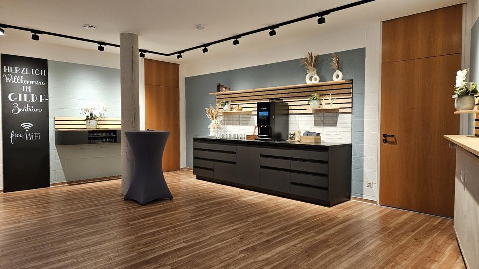 GILDE-Forum Detmold: 122 m² Büro, perfekt aufgeteilt u. mit eigener Zufahrt zimmer