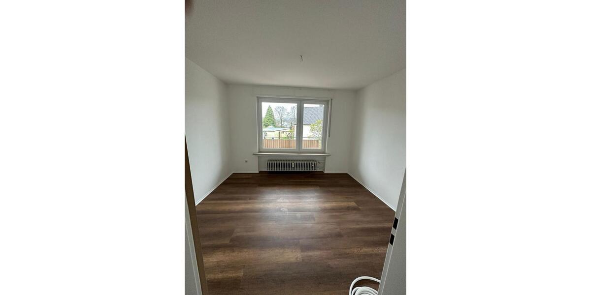 Erdgeschoßwohnung Bielefeld Heepen - 4 Zimmer, 90 m&sup2;, 1.350&euro; | Angebot:26423178