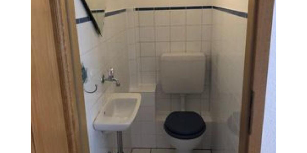 2 ZKBB mit Gäste-WC, Keller und 2 Garagen 2 zimmer