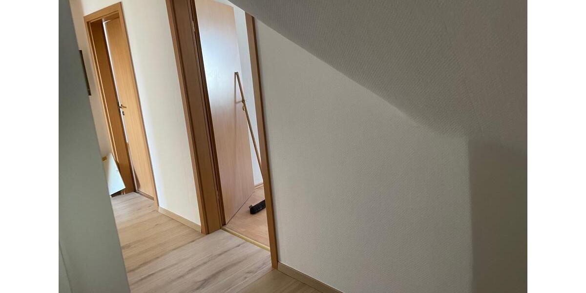 Dachgeschoßwohnung Bielefeld Heepen - 1 Zimmer, 50 m&sup2;, 300&euro; | Angebot:25784128