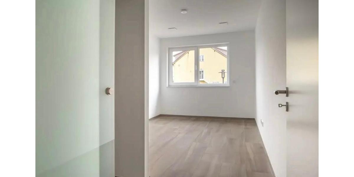 Erdgeschoßwohnung Bielefeld Heepen - 3 Zimmer, 132 m&sup2;, 1.650&euro; | Angebot:26186512