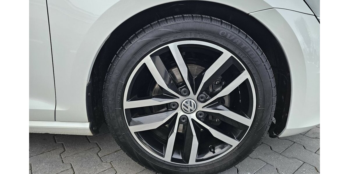 VW Golf VII 1.4 TSI Highline ALCANTARA BI XENON 129.800 km 10.990 &euro; Löhne 32584