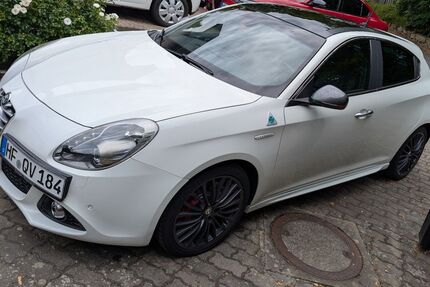 Alfa Romeo Giulietta 124.214 km 12.650 &euro; Löhne 32584