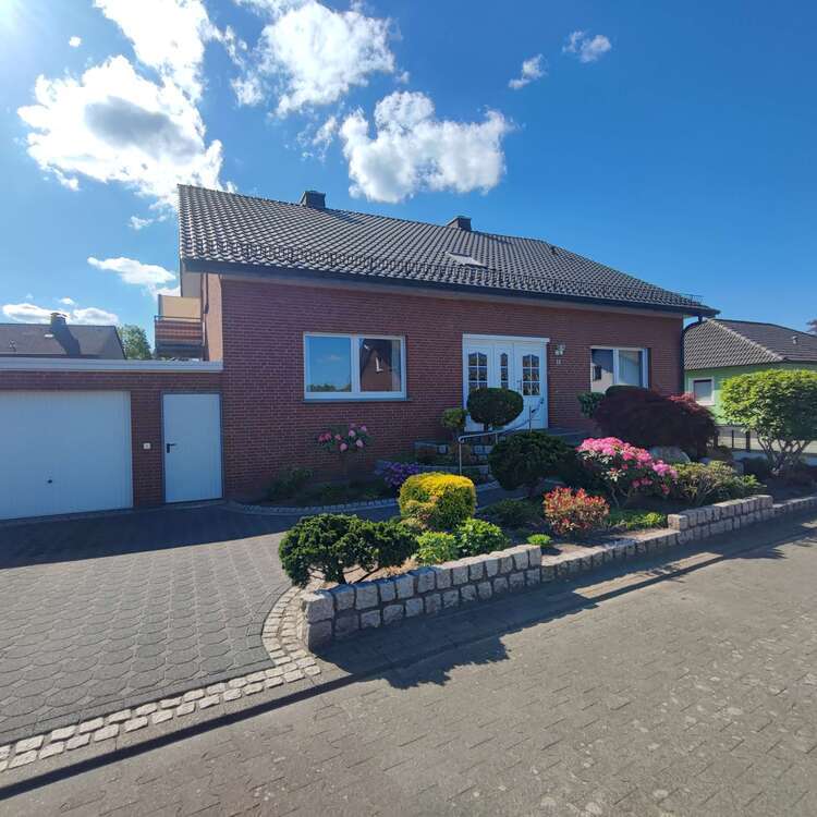 Haus zum Kaufen in Hövelhof 489.000 € 221 m² 7 zimmer