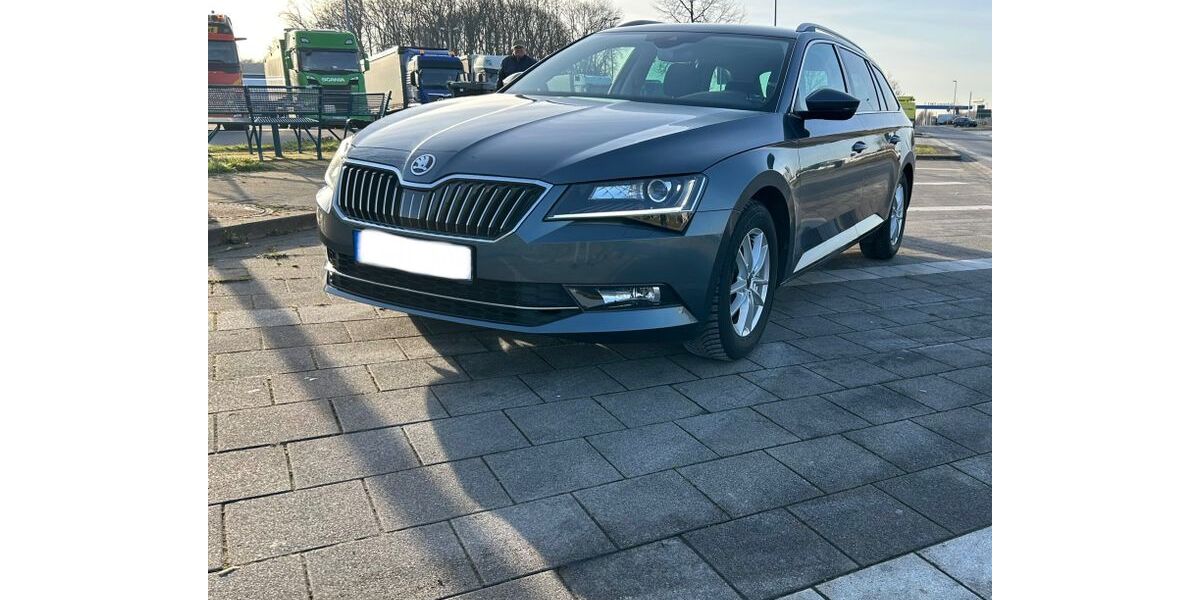 Skoda Superb 124.000 km 19.300 &euro; Hüllhorst 32609