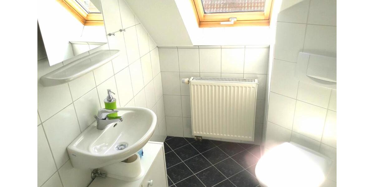 Dachgeschoßwohnung Oerlinghausen - 2.5 Zimmer, 70 m&sup2;, 630&euro; | Angebot:26423230