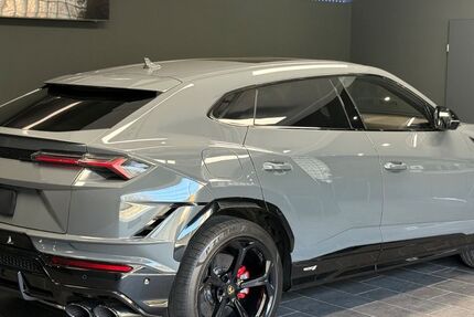 Lamborghini Urus 18.600 km 275.800 € Bielefeld 33647