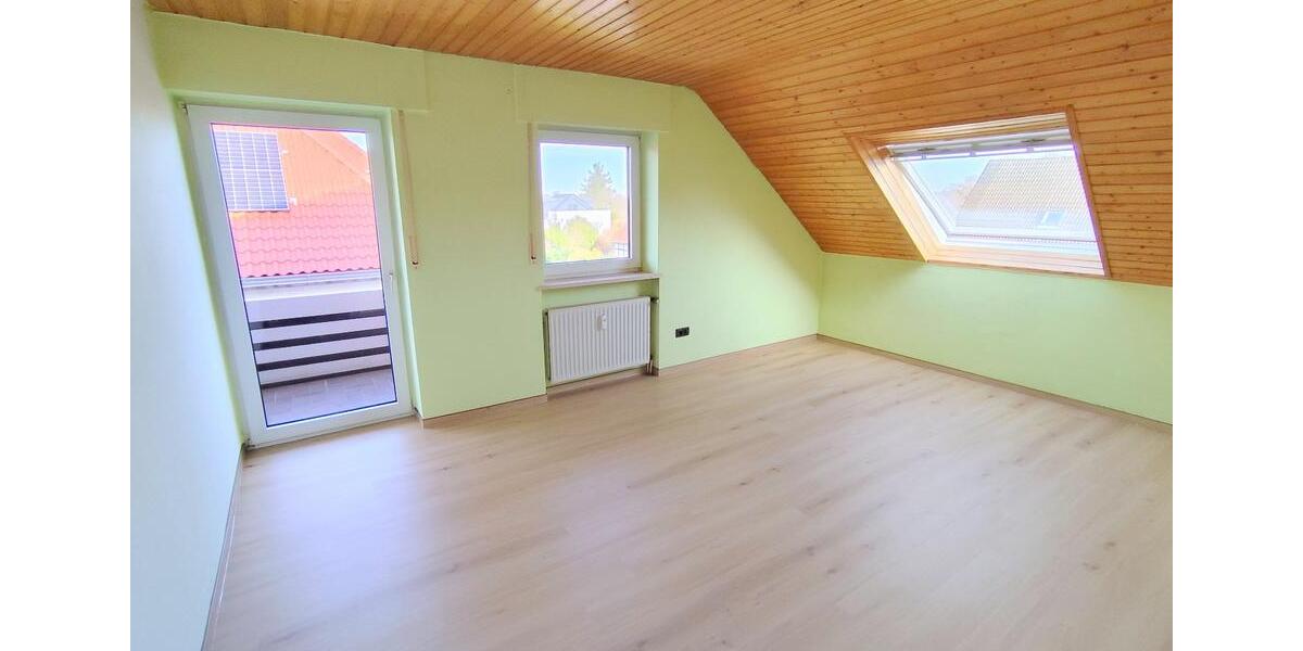 Dachgeschoßwohnung Oerlinghausen - 3 Zimmer, 108 m&sup2;, 780&euro; | Angebot:25614436