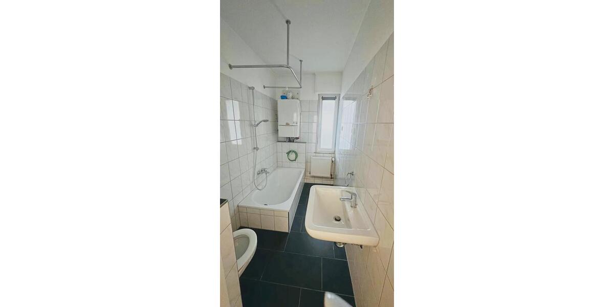 Etagenwohnung Halle - 3 Zimmer, 77 m&sup2;, 650&euro; | Angebot:26032971