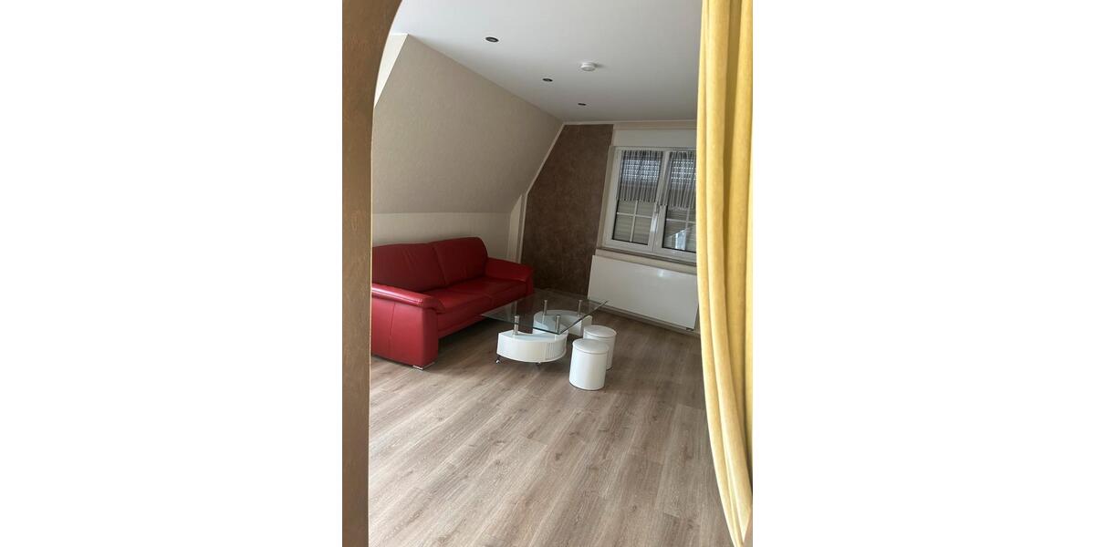 Dachgeschoßwohnung Halle - 4 Zimmer, 92 m&sup2;, 850&euro; | Angebot:26423126