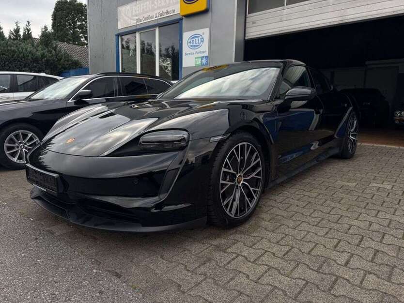 Porsche Taycan 18.000 km 67.999 € Bielefeld 33609