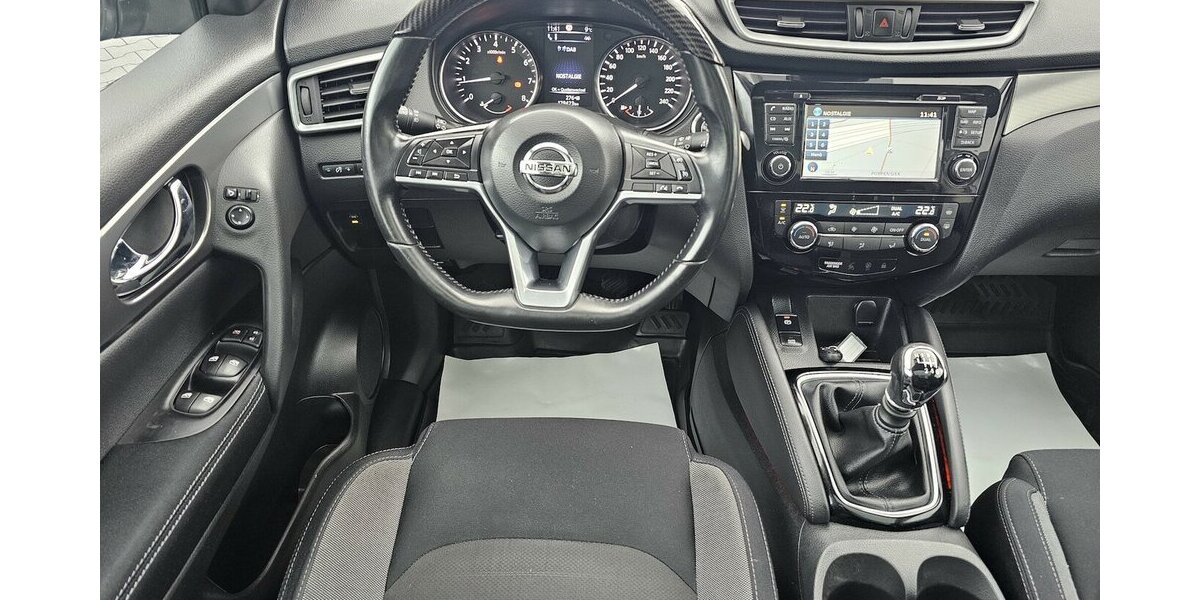 Nissan Qashqai N-Connecta NAVI PANO. Kamera 360° 129.421 km 12.490 &euro; Löhne 32584