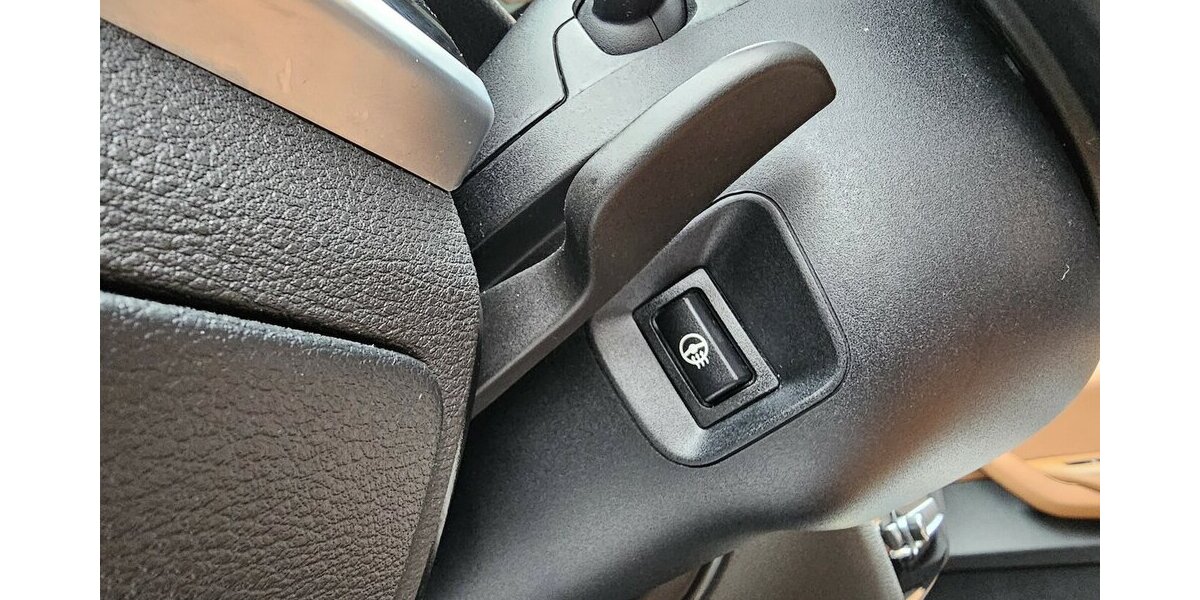 BMW X3 xDrive 30d M Sport LEDER NAVI LED PANO. 114.801 km 29.490 &euro; Löhne 32584