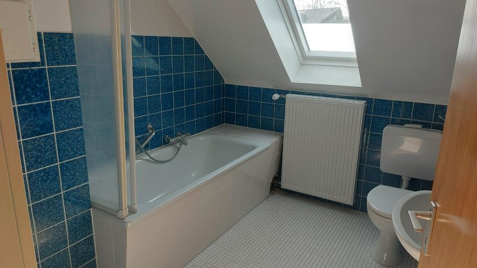 Dachgeschoßwohnung Gütersloh Kattenstroth - 2.5 Zimmer, 70 m&sup2;, 560&euro; | Angebot:26123590