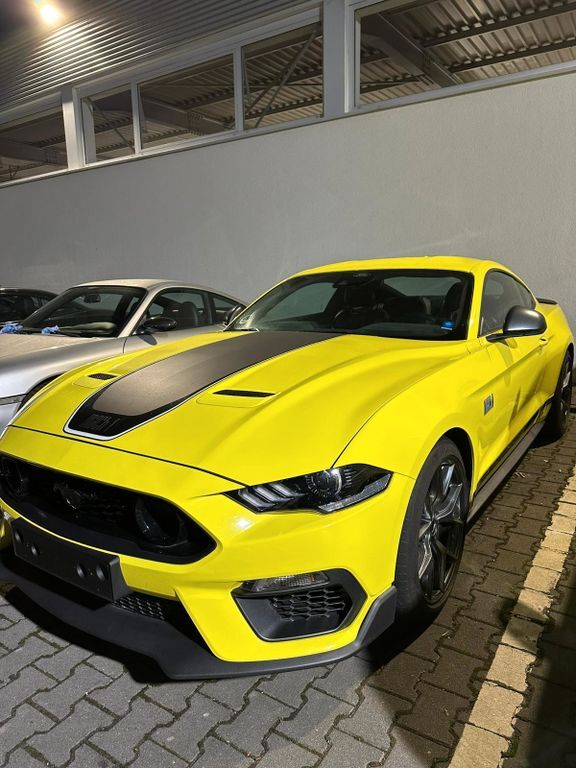 Ford Mustang 49.388 km 43.895 € Herford 32052