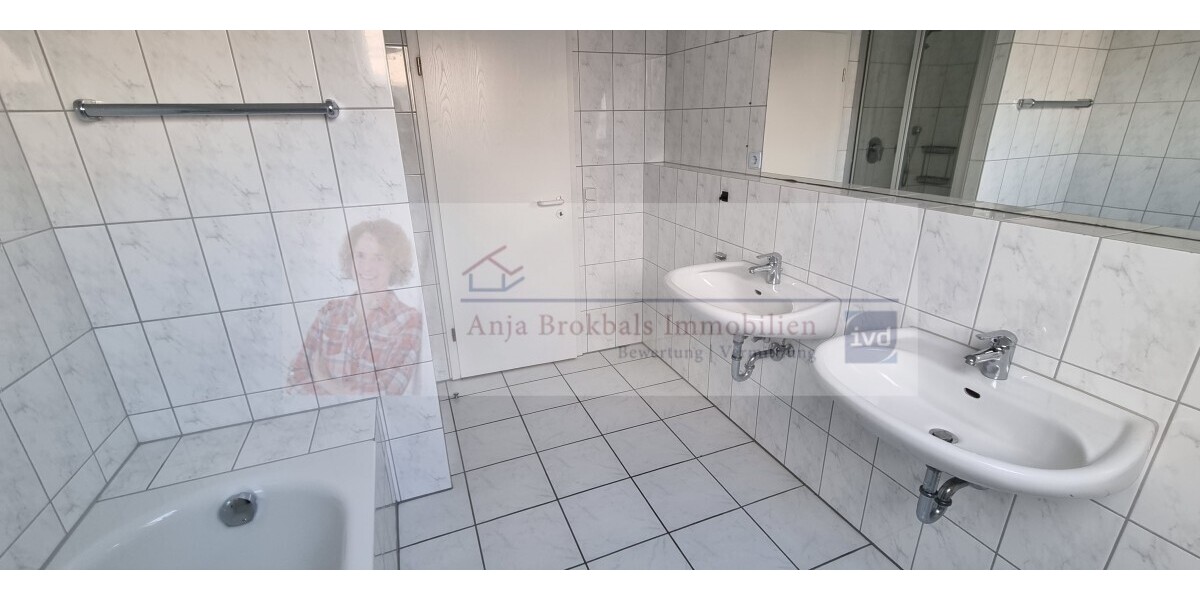 Zu Fuß in die City und zu den Schulen - DHH in ruhiger Lage - provisionsfrei für Käufer in Gütersloh - Doppelhaushälfte Gütersloh | Angebot:26794429