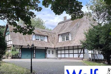 Modernes Fachwerkhaus mit Reetdach und Wellnessbereich am Südhang des Wiehengebirges 9 zimmer