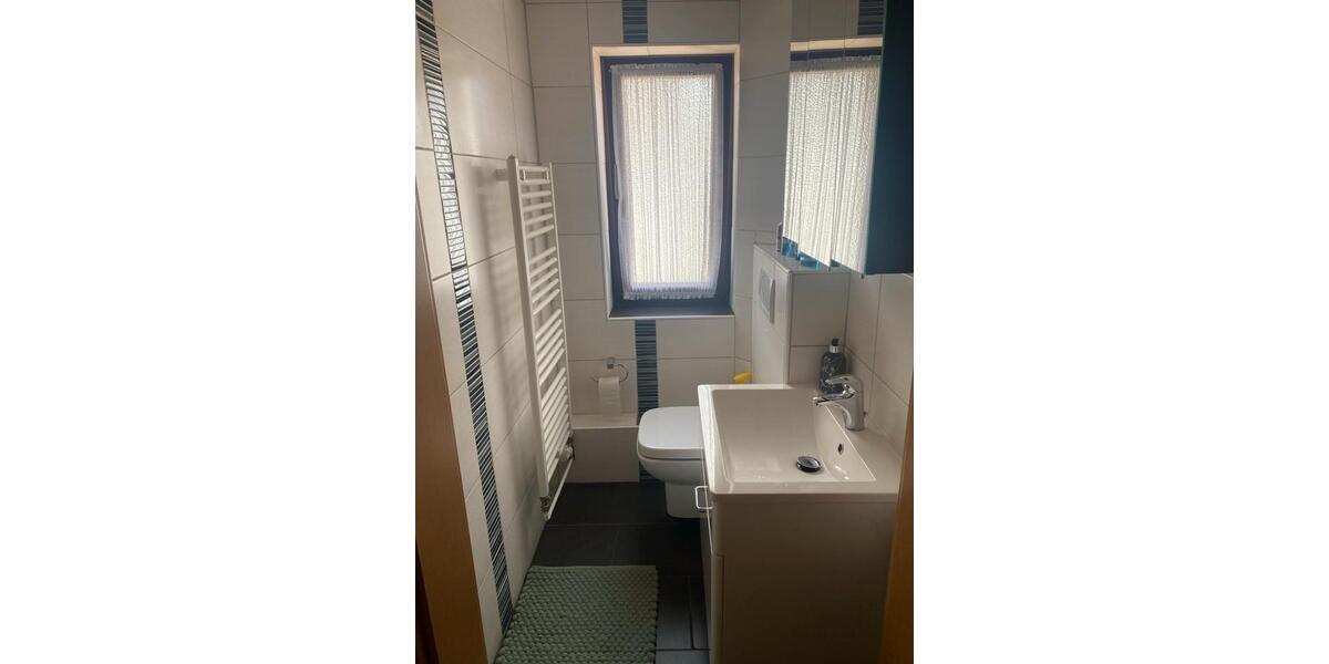 Reihenhaus Detmold - 8 Zimmer, 420.000&euro; | Angebot:23167919