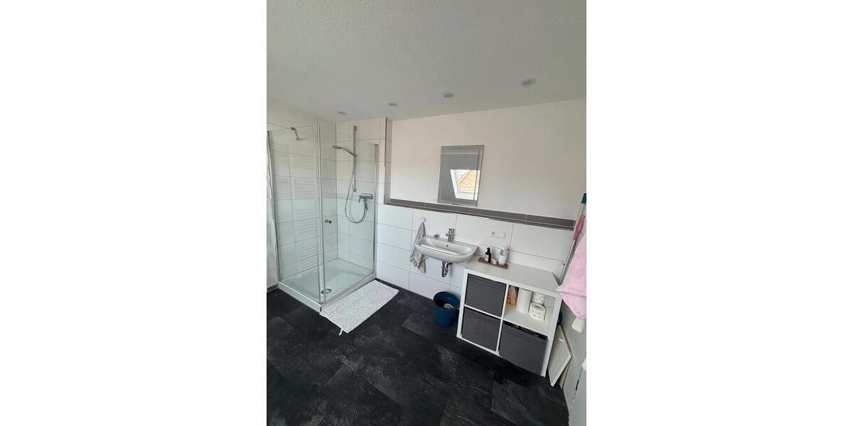 Dachgeschoßwohnung Detmold Hiddesen - 2 Zimmer, 65 m&sup2;, 650&euro; | Angebot:25780044