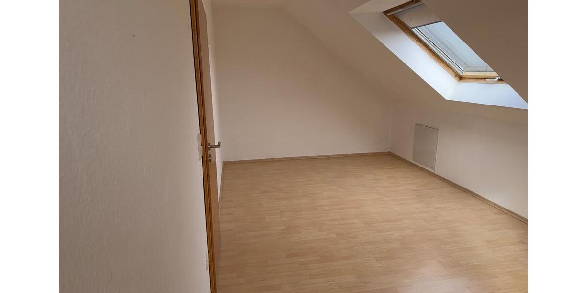 Dachgeschoßwohnung Schloß Holte-Stukenbrock Stukenbrock - 3 Zimmer, 82 m&sup2;, 255.000&euro; | Angebot:23190968