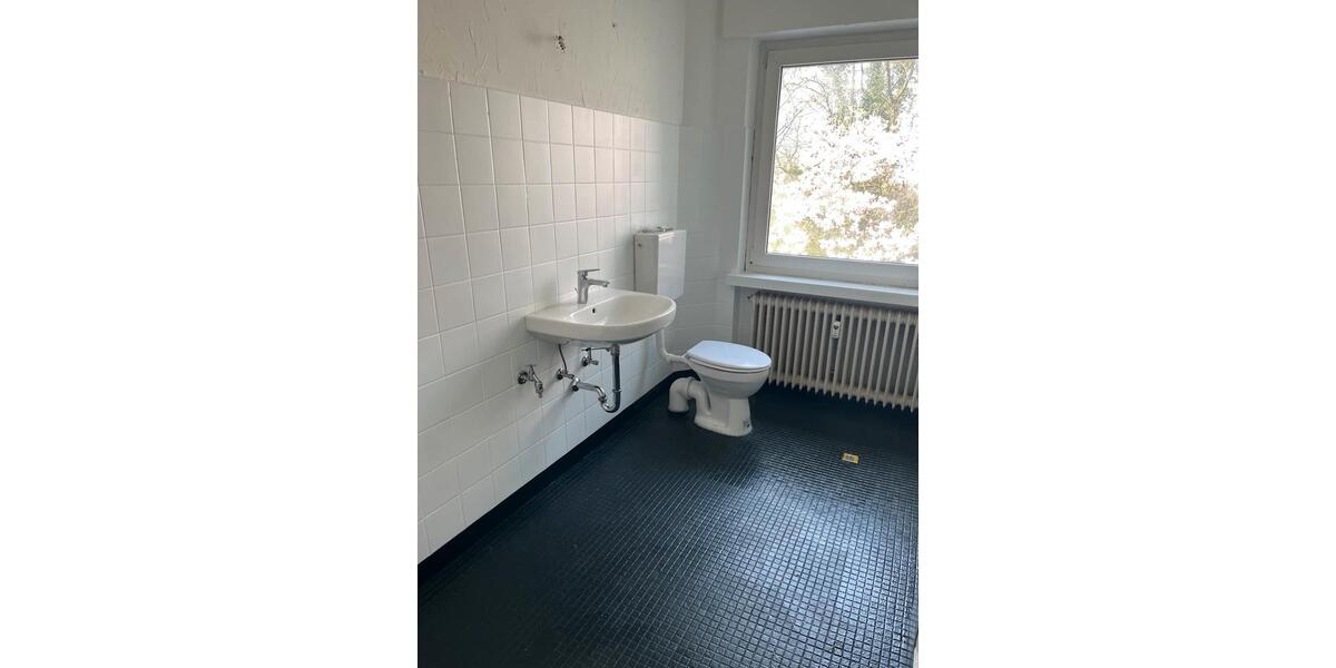 Etagenwohnung Oerlinghausen - 4 Zimmer, 140 m&sup2;, 1.380&euro; | Angebot:25887306